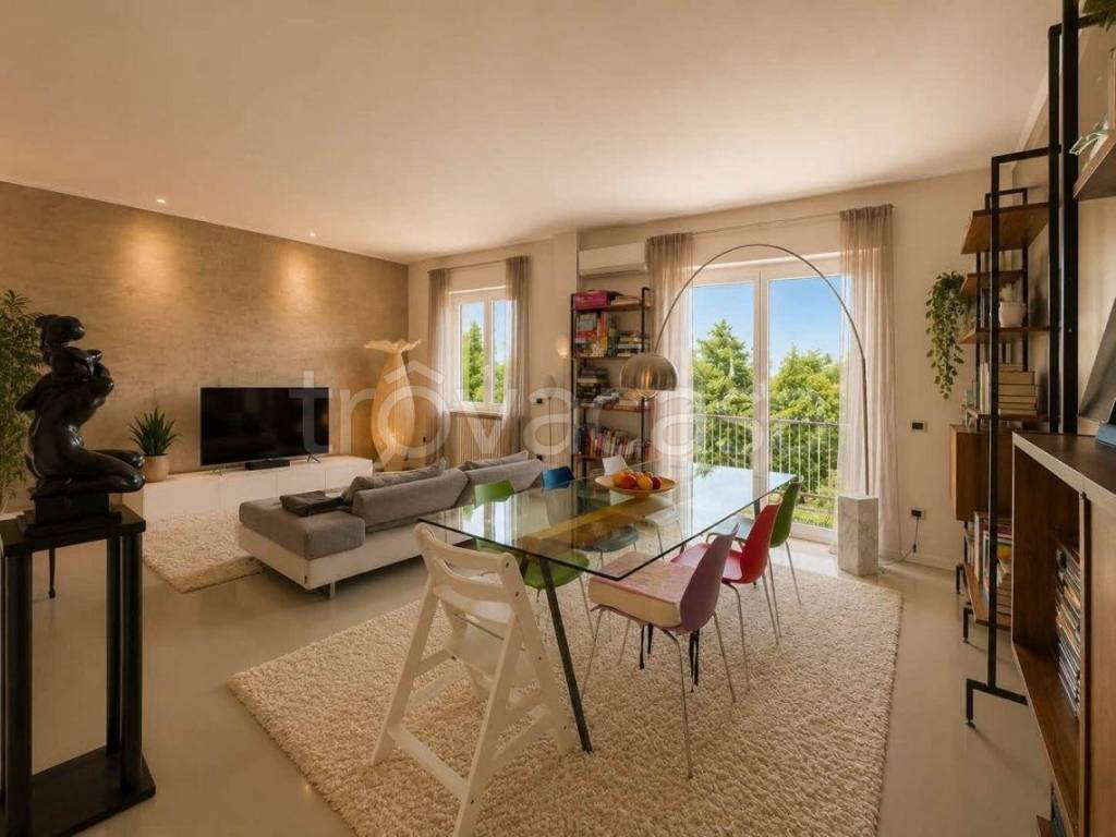 appartamento in vendita a Parma in zona Cittadella