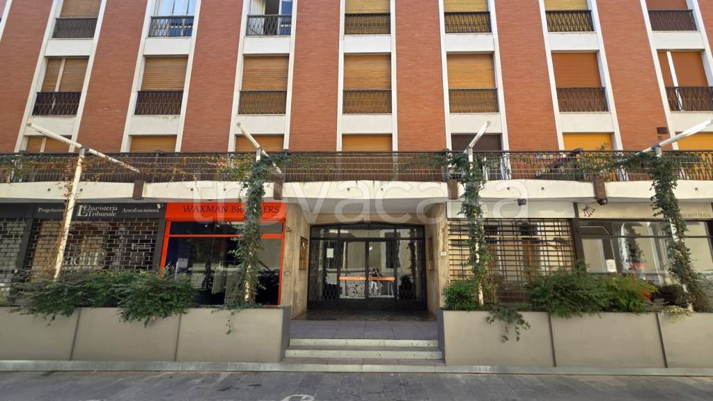 appartamento in vendita a Parma in zona Centro Storico