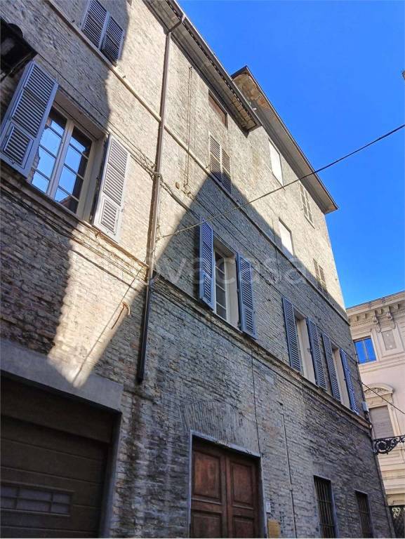 appartamento in vendita a Parma in zona Centro Storico