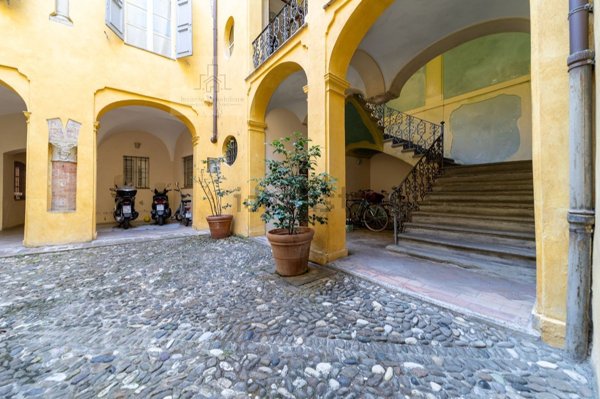 appartamento in vendita a Parma in zona Centro Storico