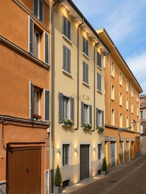appartamento in vendita a Parma in zona Centro Storico