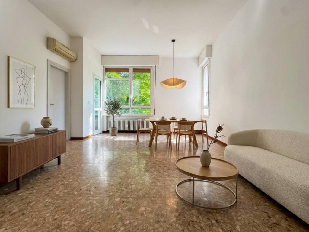 appartamento in vendita a Parma in zona Centro Storico