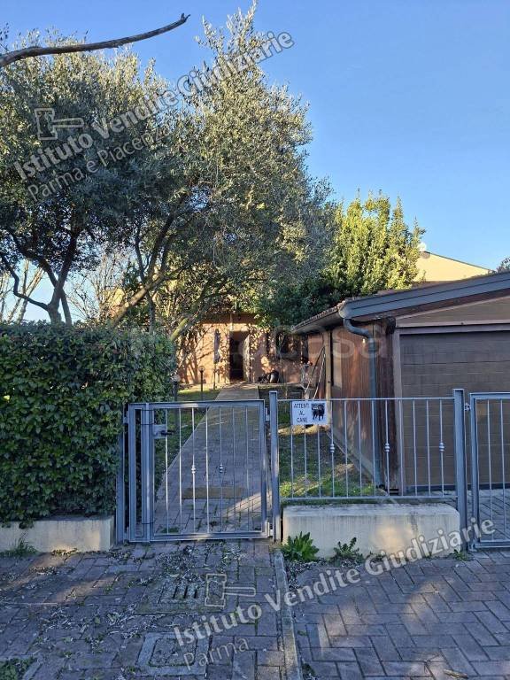 casa indipendente in vendita a Parma in zona Baganzola