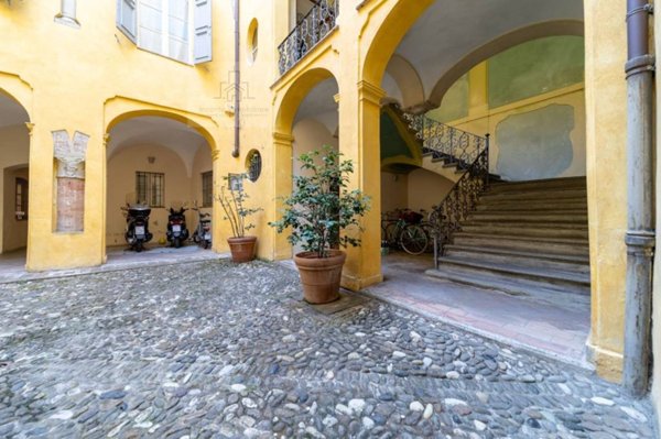 appartamento in vendita a Parma in zona Centro Storico