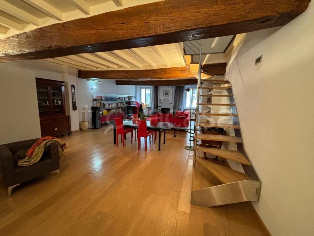 appartamento in vendita a Parma in zona Centro Storico