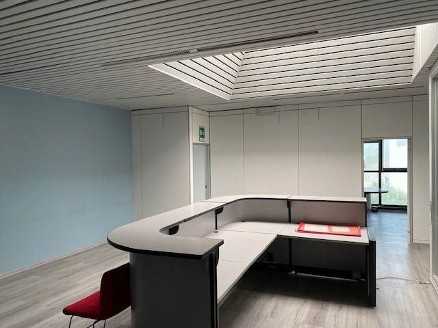 locale commerciale in vendita a Parma in zona Quartiere Spip