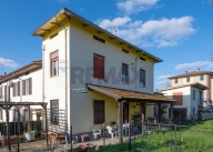 casa indipendente in vendita a Parma