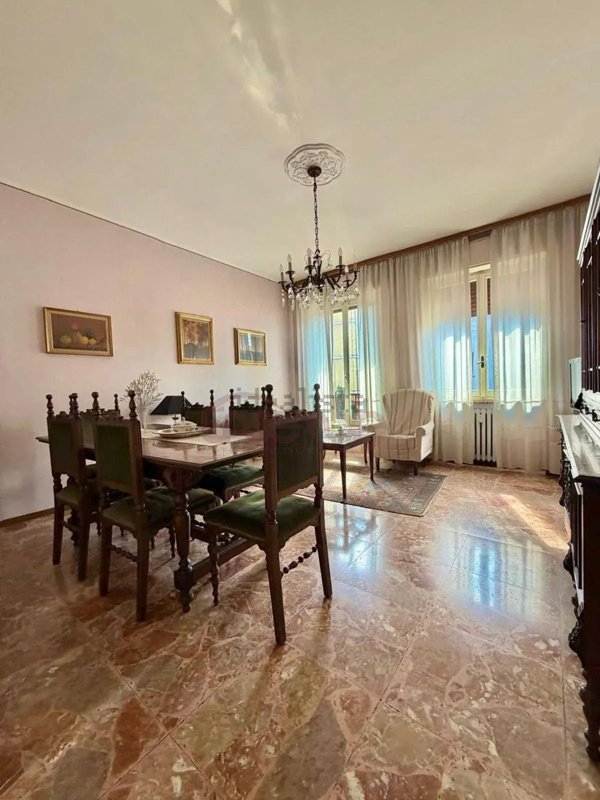 appartamento in vendita a Parma in zona Cittadella