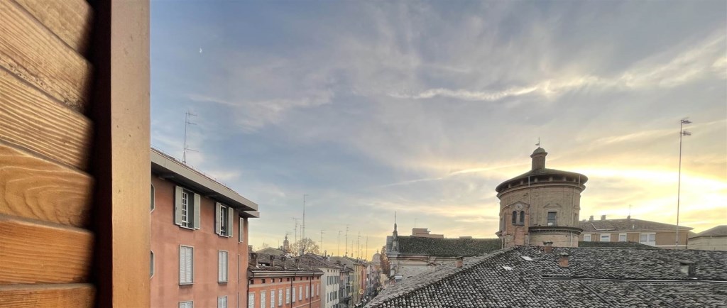 appartamento in vendita a Parma in zona Centro Storico