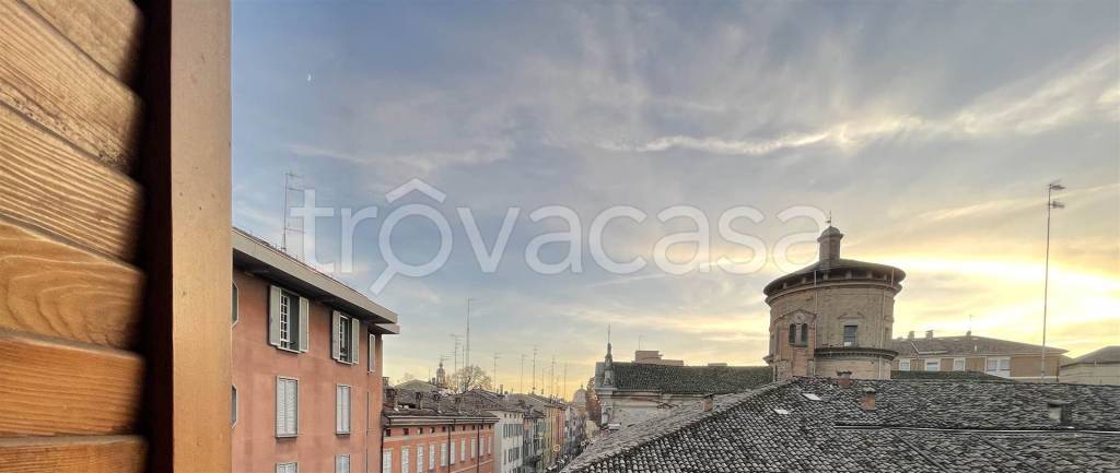 appartamento in vendita a Parma in zona Centro Storico