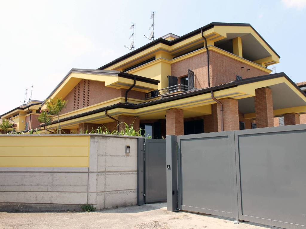 casa indipendente in vendita a Parma in zona Vicofertile
