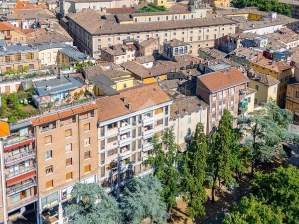 appartamento in vendita a Parma in zona Centro Storico