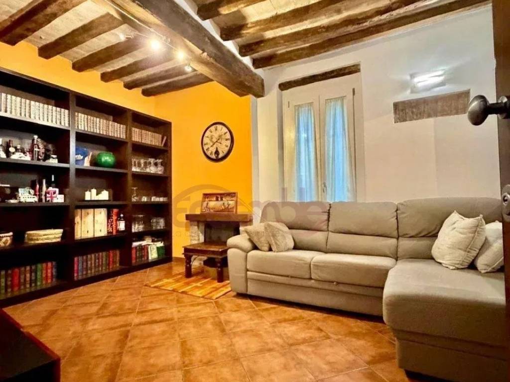 appartamento in vendita a Parma in zona Centro Storico