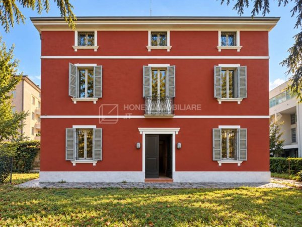 casa indipendente in vendita a Parma in zona Oltretorrente