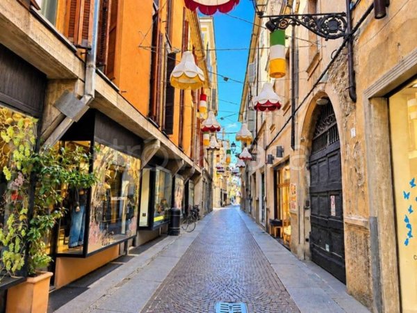 casa indipendente in vendita a Parma in zona Centro Storico