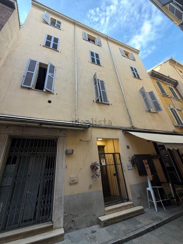 appartamento in vendita a Parma in zona Centro Storico