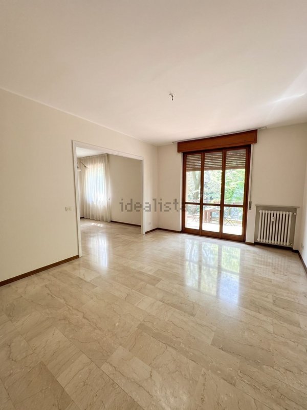 appartamento in vendita a Parma in zona Cittadella