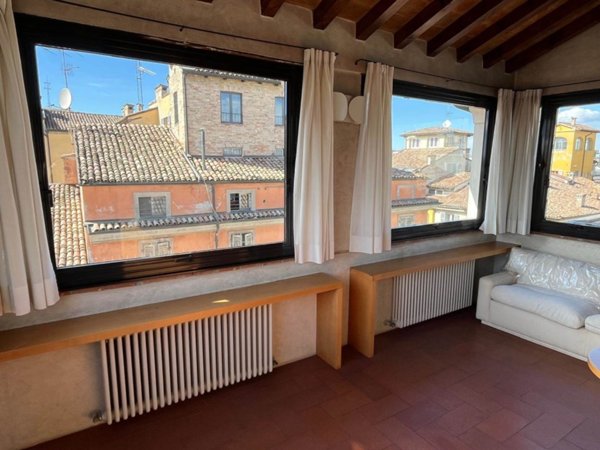 appartamento in vendita a Parma in zona Centro Storico