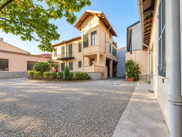 appartamento in vendita a Parma in zona Oltretorrente