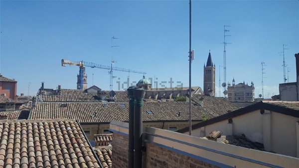 appartamento in vendita a Parma in zona Centro Storico