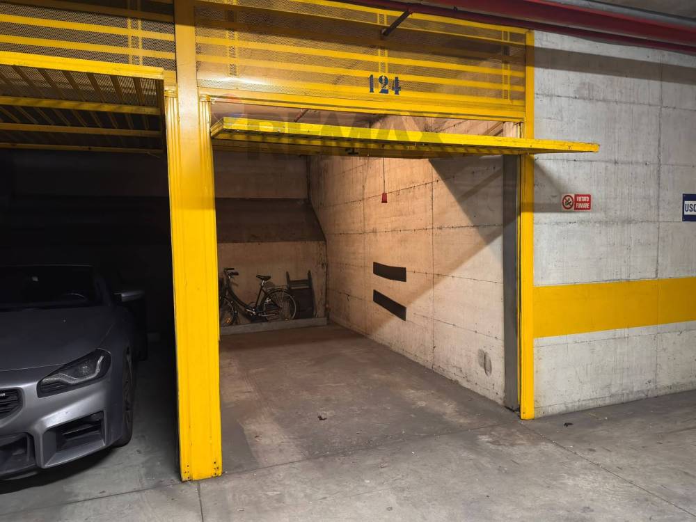 box auto in vendita a Parma in zona Centro Storico