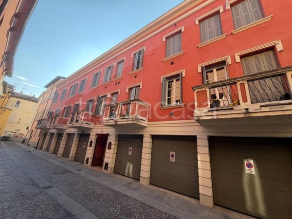 appartamento in vendita a Parma in zona Oltretorrente