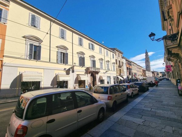 appartamento in vendita a Parma in zona Centro Storico