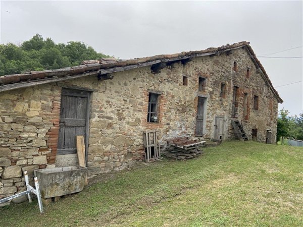 casale in vendita a Pellegrino Parmense