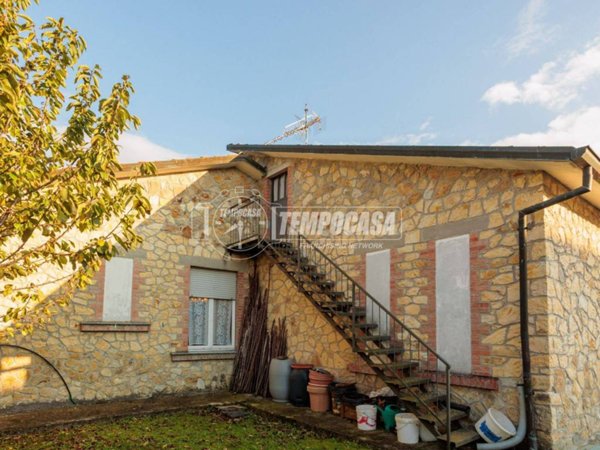 casa indipendente in vendita a Pellegrino Parmense