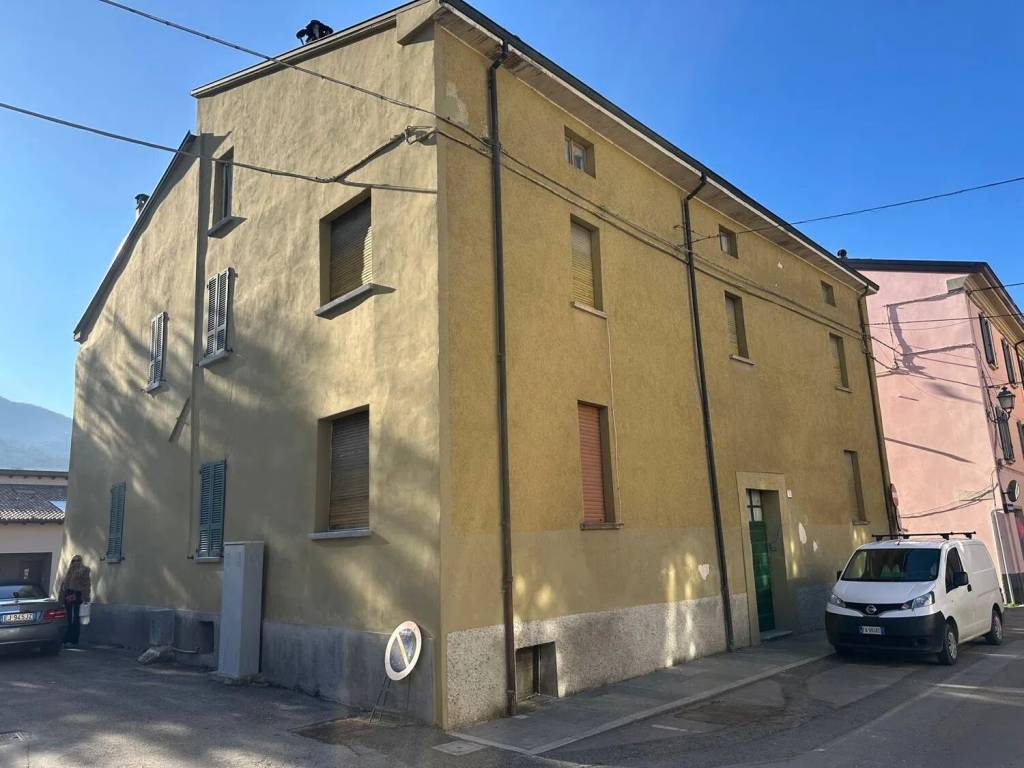 casa indipendente in vendita a Pellegrino Parmense
