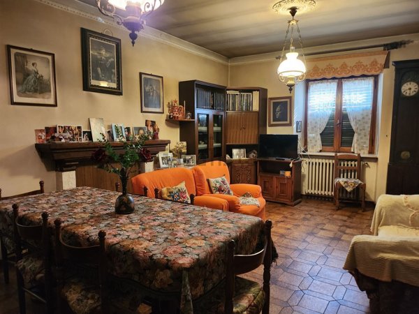 casa indipendente in vendita a Pellegrino Parmense