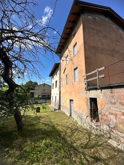casa indipendente in vendita a Pellegrino Parmense