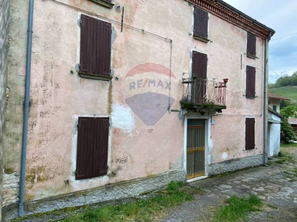 casa indipendente in vendita a Pellegrino Parmense