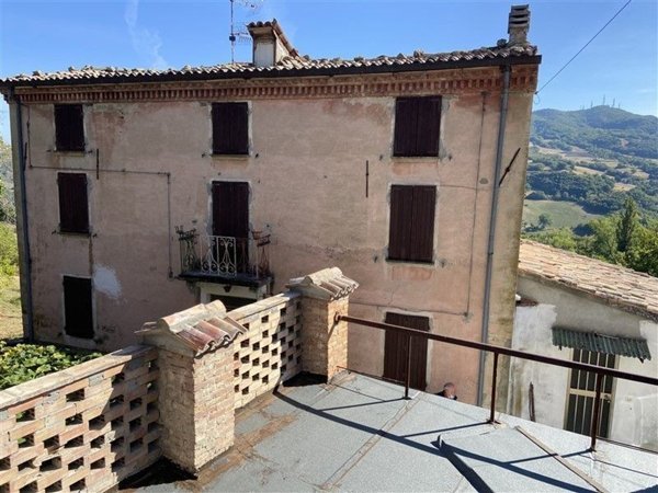 casa indipendente in vendita a Pellegrino Parmense