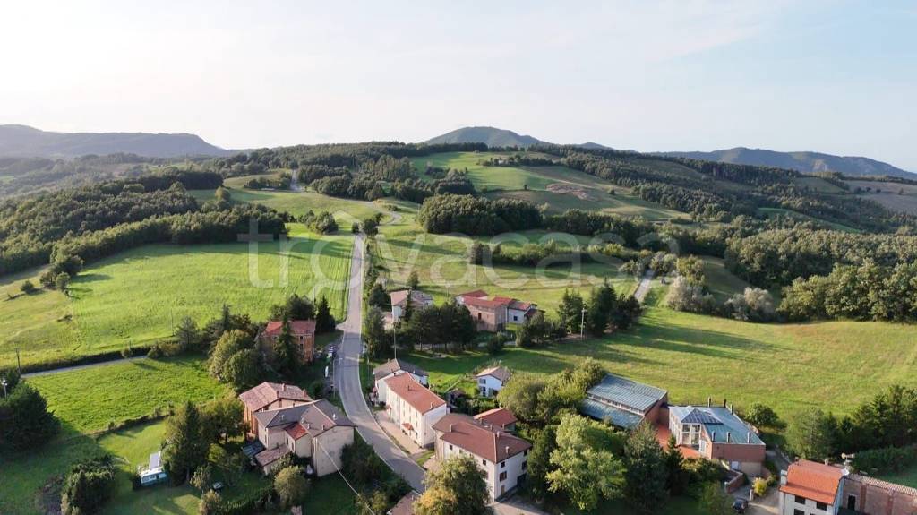 casa indipendente in vendita a Pellegrino Parmense in zona Castellaro