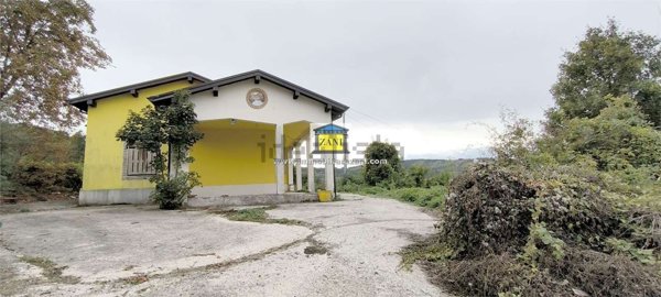 casa indipendente in vendita a Pellegrino Parmense