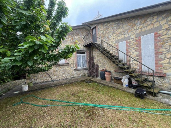 casa indipendente in vendita a Pellegrino Parmense