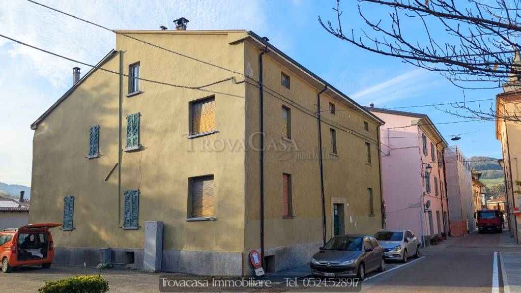 casa indipendente in vendita a Pellegrino Parmense