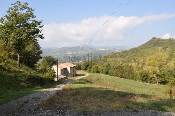casale in vendita a Pellegrino Parmense