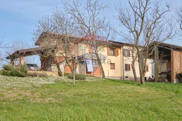 casa indipendente in vendita a Pellegrino Parmense