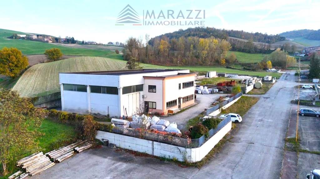 locale commerciale in vendita a Pellegrino Parmense