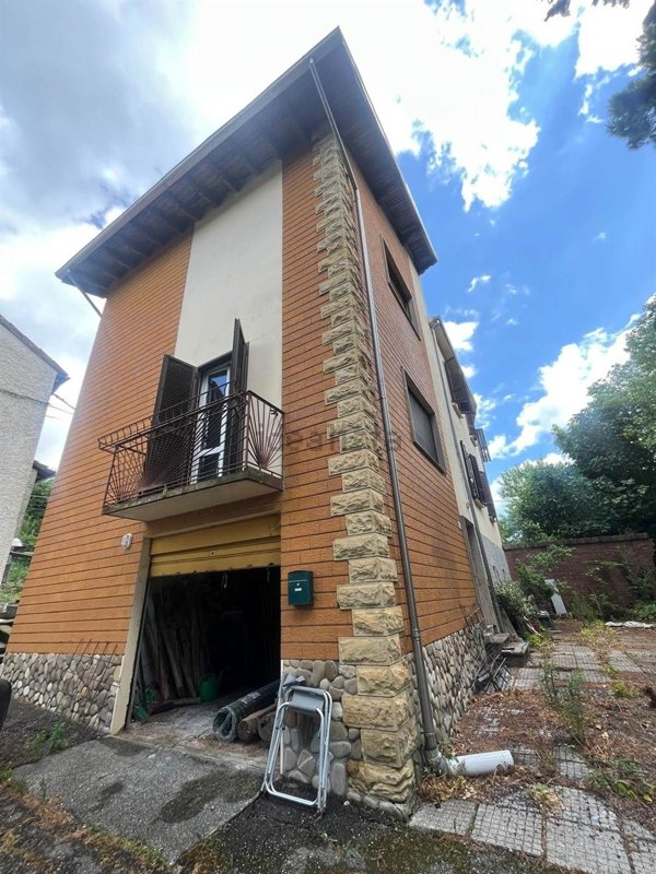 casa semindipendente in vendita a Pellegrino Parmense