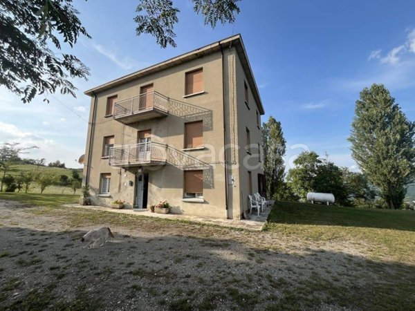 casa indipendente in vendita a Pellegrino Parmense in zona Castellaro