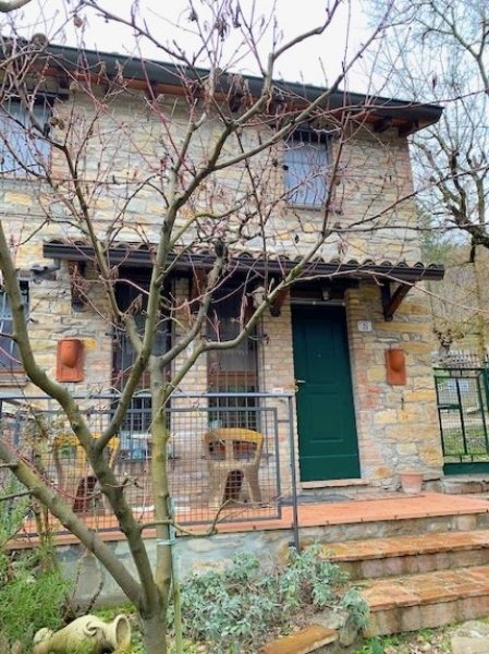 casa indipendente in vendita a Pellegrino Parmense