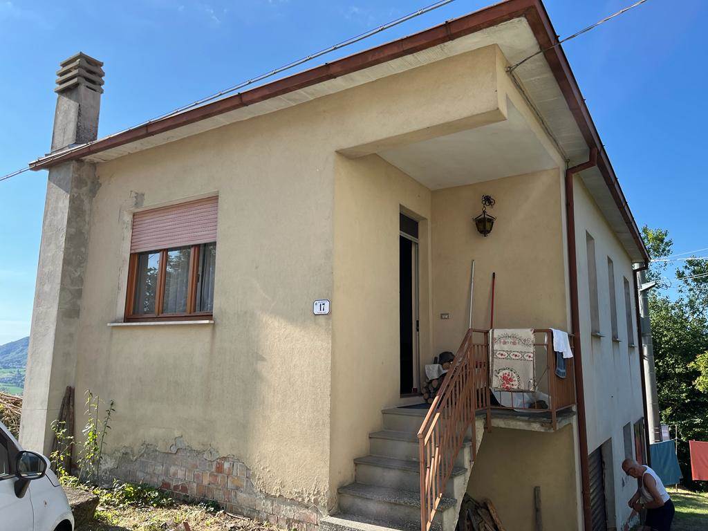 casa indipendente in vendita a Pellegrino Parmense in zona Iggio