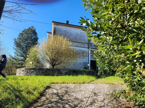 casale in vendita a Pellegrino Parmense