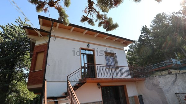 casa indipendente in vendita a Pellegrino Parmense