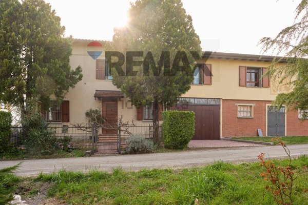 casa semindipendente in vendita a Pellegrino Parmense