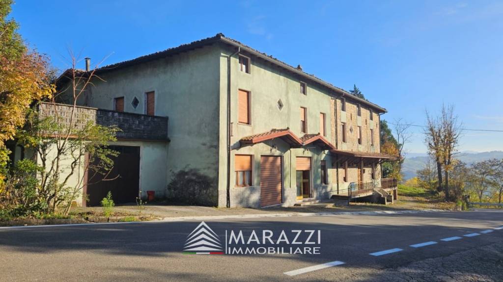 casa indipendente in vendita a Pellegrino Parmense in zona Montanari
