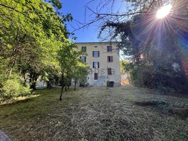 casa indipendente in vendita a Pellegrino Parmense